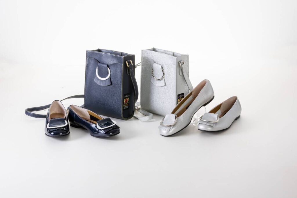 【百貨店勤務】婦人靴販売スタッフ(フルタイム) |販売経験者歓迎|落ち着いた接客